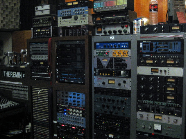 Pogo's outboard gear