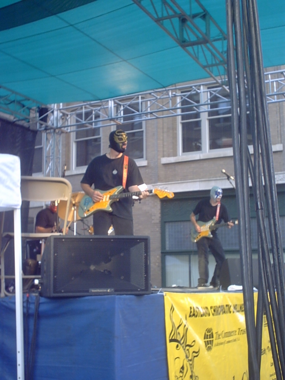 los Straitjackets