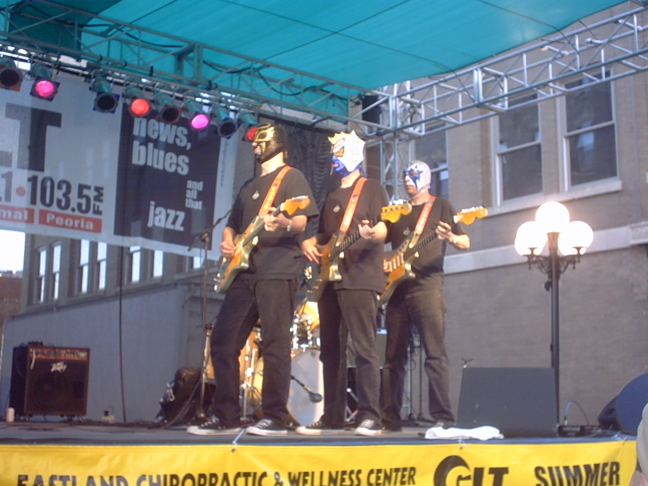 los Straitjackets